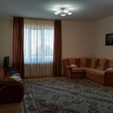 Apartments Domovik Просторная Квартира С Видом На Горы 무카체베 외부 사진