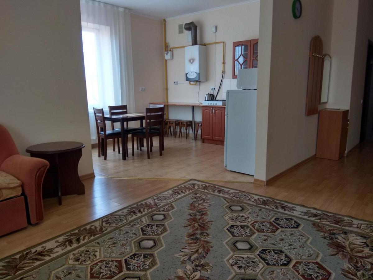 Apartments Domovik Просторная Квартира С Видом На Горы 무카체베 외부 사진